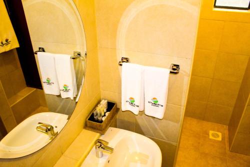 Ένα μπάνιο στο Vittoria Suites