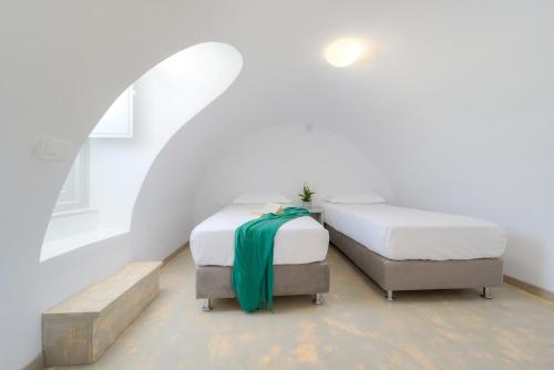 Gallery image of Crystal Villas Santorini in Vóthon