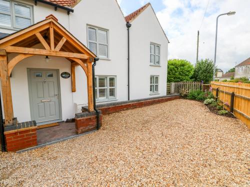 Duck Pond Cottage – Photos 2