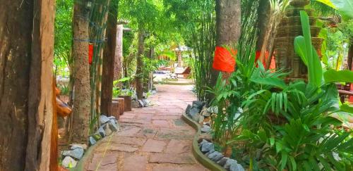 Κήπος έξω από το Le Jardin d'Angkor Hotel & Resort