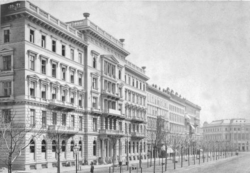 a black and white photo of a large building at Grand Hotel Wien in Vienna