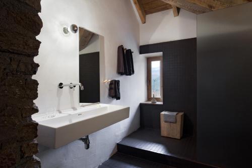 Kúpeľňa v ubytovaní Cal Calsot Casa Rural "Adults Only"