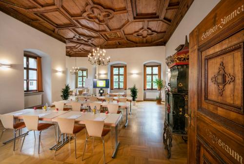 Gallery image of JUFA Hotel Schloss Röthelstein in Admont