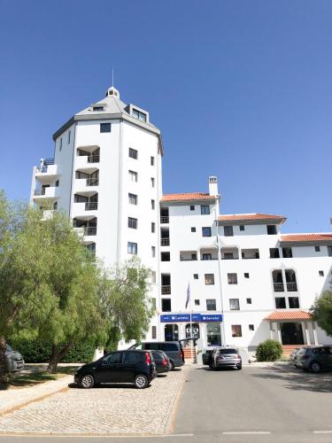 Vilamoura Marina Apartment with swimming pool