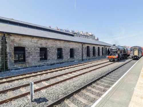Evening Star Engine Shed – Photos 3