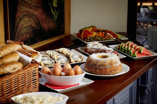 Comida en o cerca de este hotel