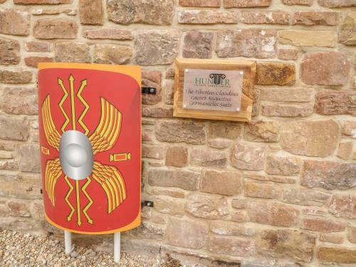 Tiberius Claudius Augustus Germanicus Suite – Photos 4
