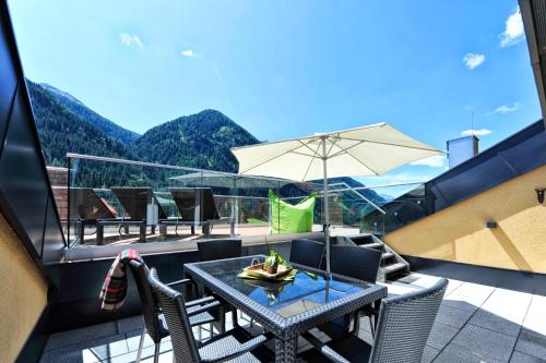 Nespecifikovaný výhled na hory nebo výhled na hory při pohledu z hotelu