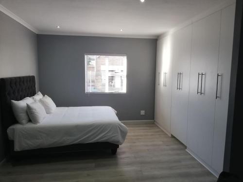 Gallery image of Milo's Sky Grey Guest House - No Load shedding in Cape Town
