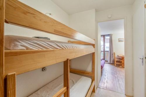 Postel nebo postele na pokoji v ubytování Cosy central Studio with a view, balcony 20m2 4ppl