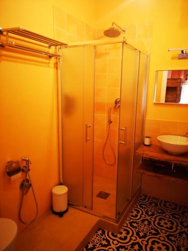 Ένα μπάνιο στο Trapani Destinations b&b