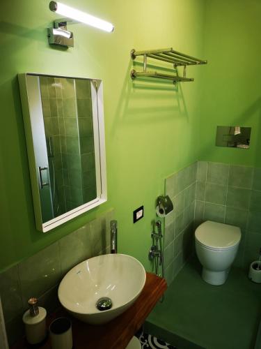 Ένα μπάνιο στο Trapani Destinations b&b