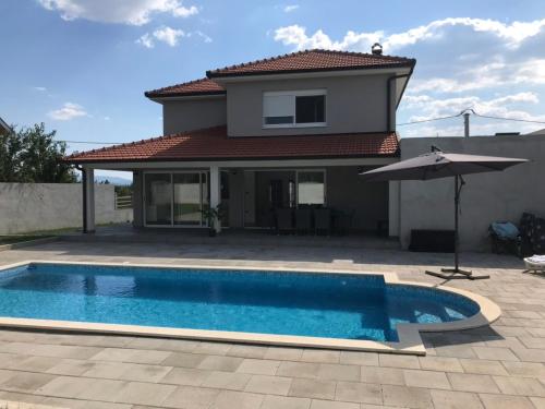 Villa Elezovic