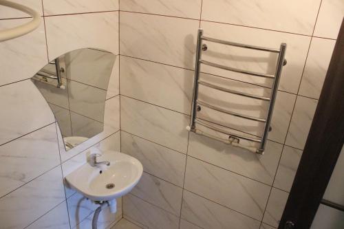 A bathroom at Privatnyy Khostel