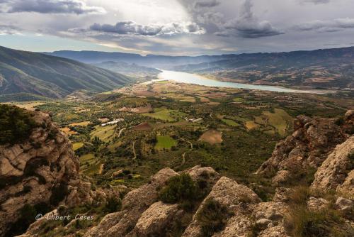 a view of a valley from the top of a mountain at Lo passeig in Tremp