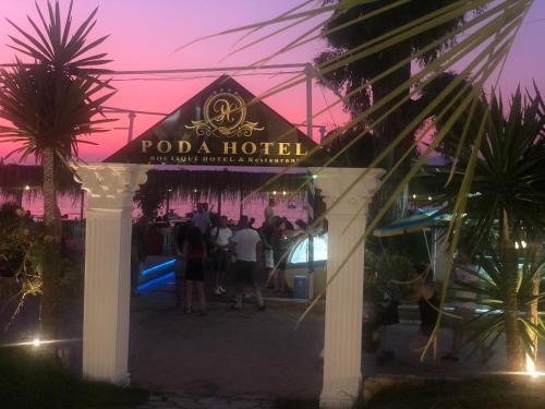 Sijil, anugerah, tanda atau dokumen lain yang dipamerkan di Poda Boutique Hotel Ksamil