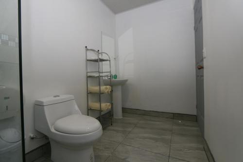 Cattleya Family tesisinde bir banyo