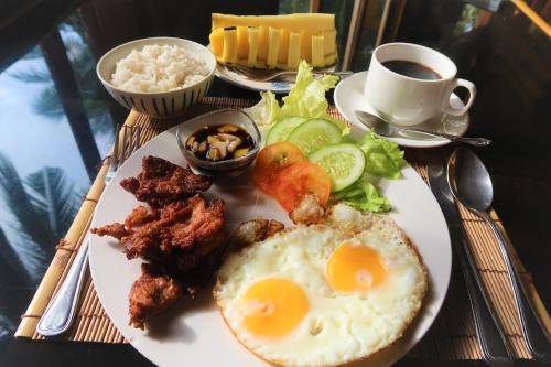 Makanan di atau berdekatan resort