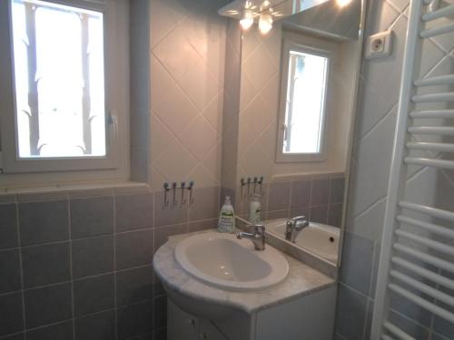 Et badeværelse på Vacances Vaison la Romaine