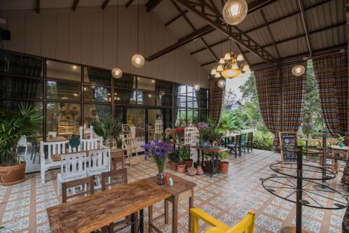 Restoran ili drugo mesto za obedovanje u objektu Thanburi resort