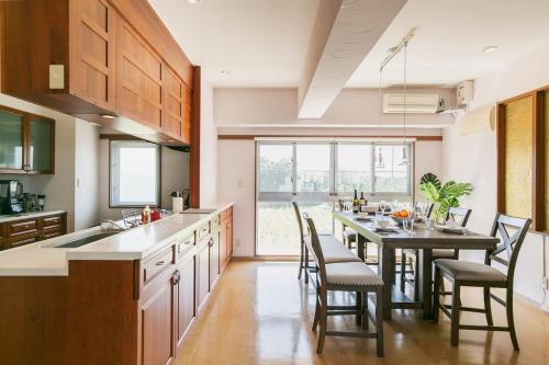 A kitchen or kitchenette at millers condo 2F