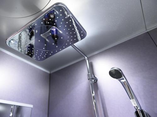 a mirror on the ceiling of a shower in a bathroom at MIMARU Kyoto Shinmachi Sanjo in Kyoto