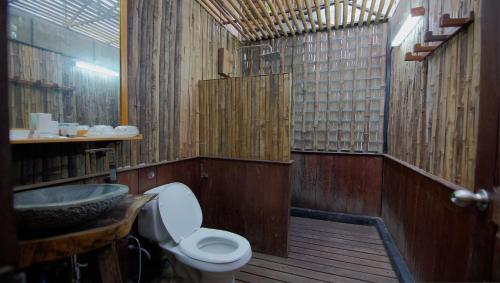 A bathroom at Palm Village Resort & Spa