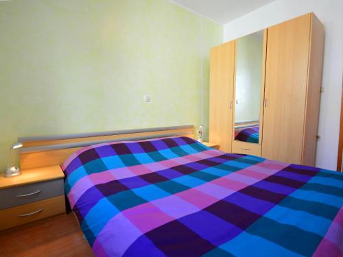 Katil atau katil-katil dalam bilik di Apartment Šverko 2 by Interhome