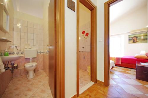 Kúpeľňa v ubytovaní Apartments Villa Hraste Hvar