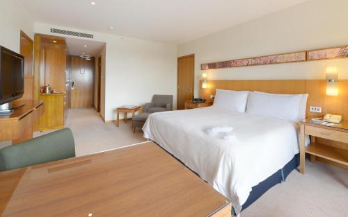 Canary Riverside Plaza Hotel Image