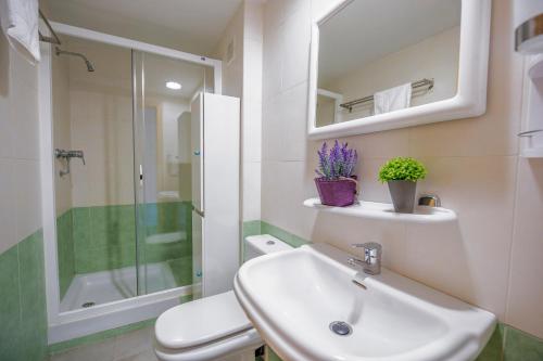 Bilik mandi di Rentalmar Costa Verde