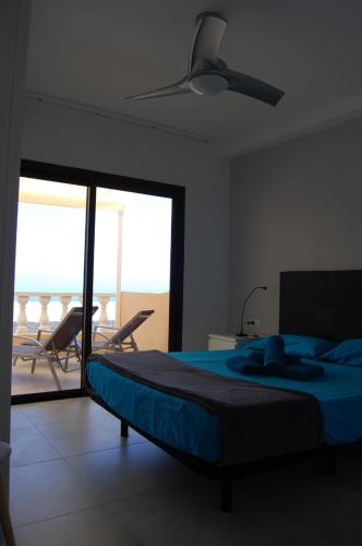 Posteľ alebo postele v izbe v ubytovaní Paradise Court Las Americas WiFi Pool 57