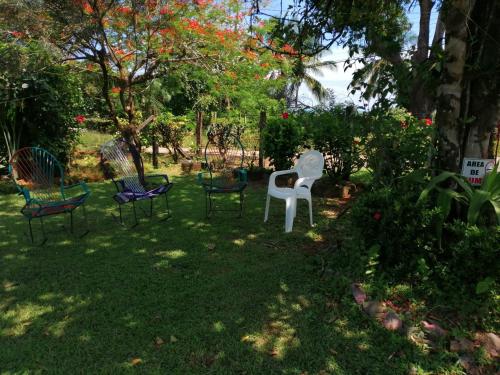 Taman di luar Hotel Casa Gitana Corcovado Tour operador