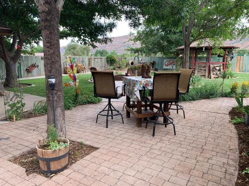 Zion's Backyard Bed and Breakfast – Photos 3