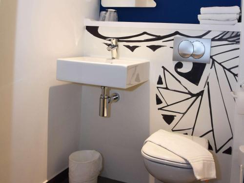 Phòng tắm tại ibis budget Langres