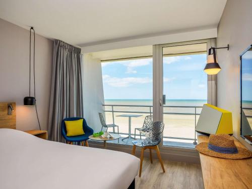 Postel nebo postele na pokoji v ubytování ibis Thalassa Le Touquet