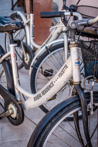 a group of bikes parked next to each other at Riviera Residence in Marina di Pietrasanta