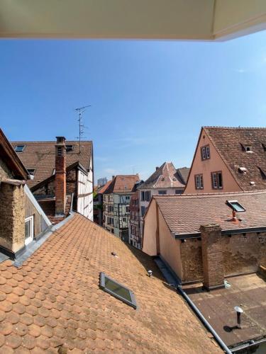 Beauty & The Beast - Old Town Cosy Apartments