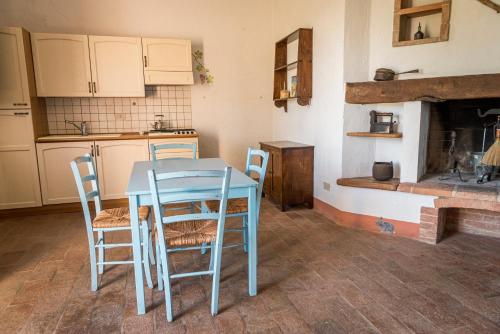 Η κουζίνα ή μικρή κουζίνα στο Agriturismo Le Tre Pietre - Podere nel Chianti