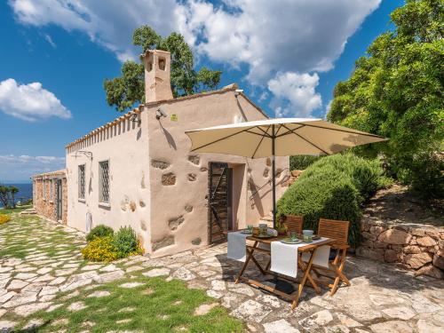A garden outside Angolo di paradiso sul mare