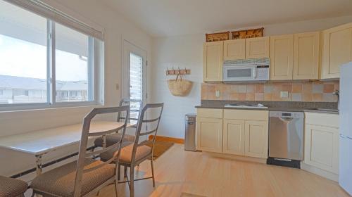 Dapur atau dapur kecil di The Ocean Dunes at Amagansett