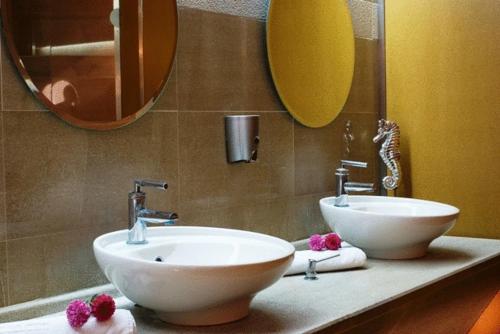 Koupelna v ubytování Verde Al Mare Boutique Hotel