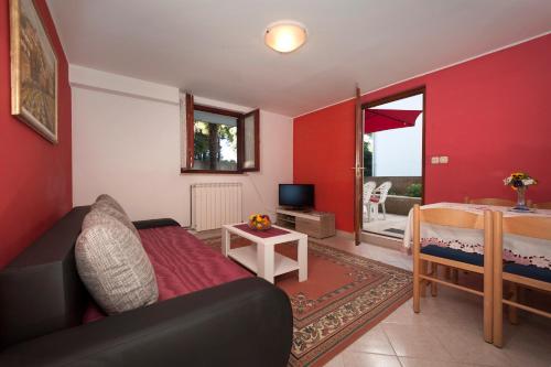 Mihaela Apartments