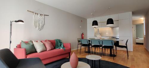 Kuchyň nebo kuchyňský kout v ubytování Oporto Serviced Apartments - Miragaia
