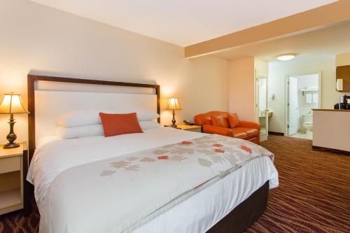 Postel nebo postele na pokoji v ubytování Hawthorn Suites by Wyndham Allentown-Fogelsville