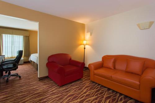 Posezení v ubytování Hawthorn Suites by Wyndham Allentown-Fogelsville