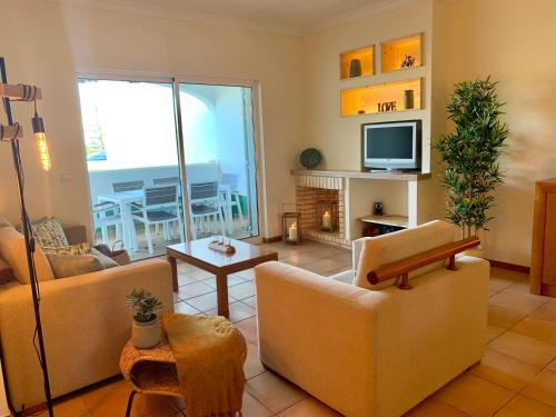 Charming Vilamoura Apartment with Private Garden & Pool