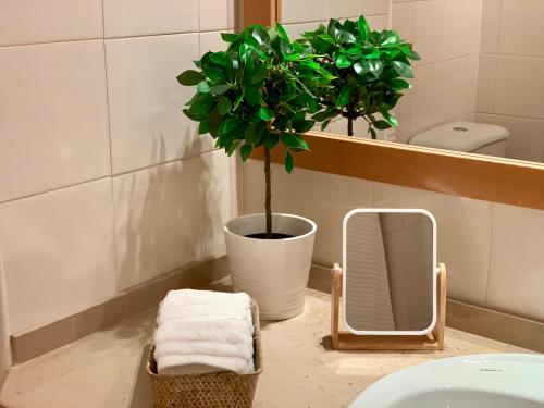 Charming Vilamoura Apartment with Private Garden & Pool