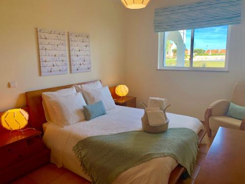Charming Vilamoura Apartment with Private Garden & Pool