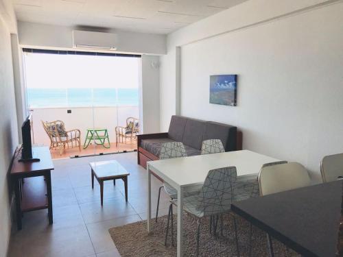 Amazing Panoramic Beach View in Caparica (T1)